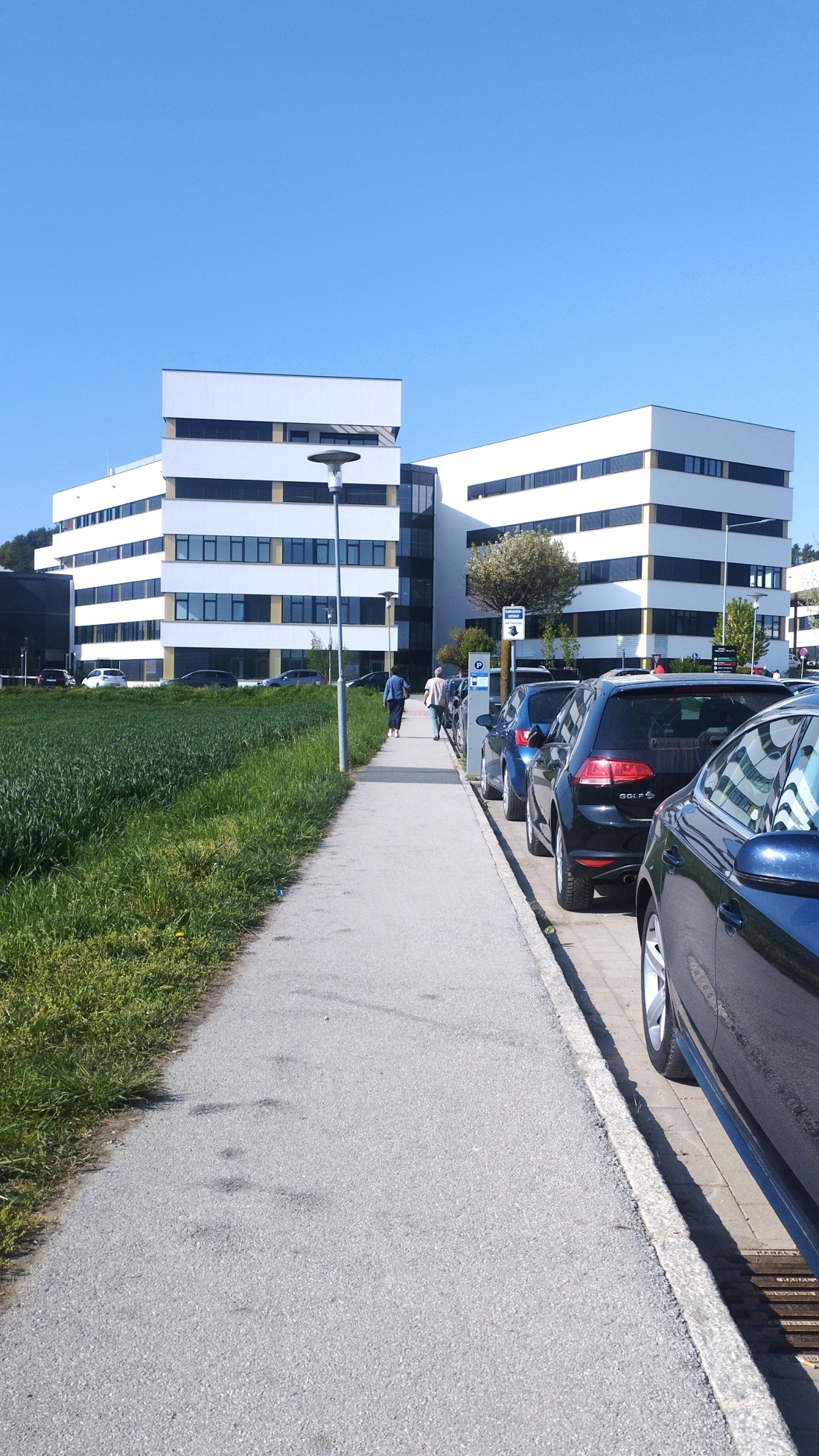 Blick auf das neue Krankenhaus: Klinik Oberwart (Dornburggasse 90)