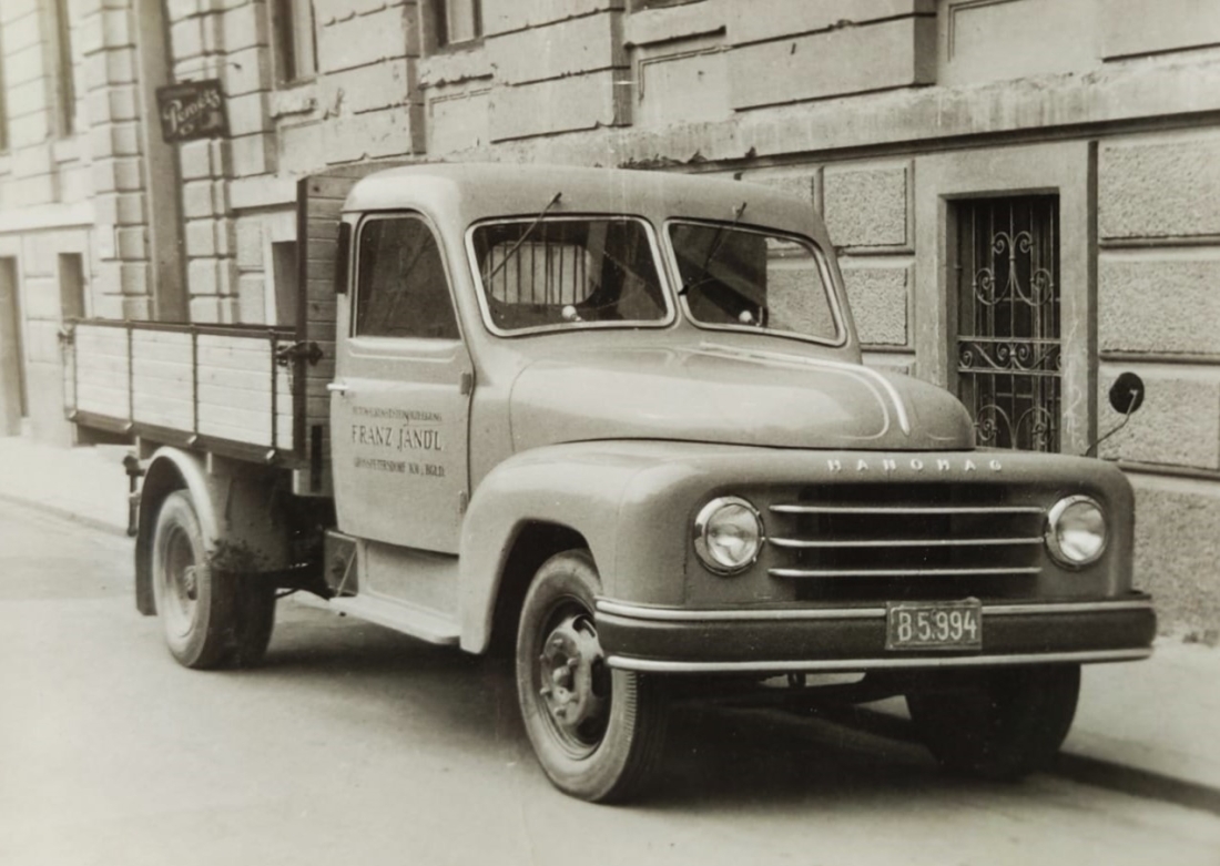 2. Firmenfahrzeug des Steinmetzbetriebs Jandl, ein Hanomag L 28 Lastwagen