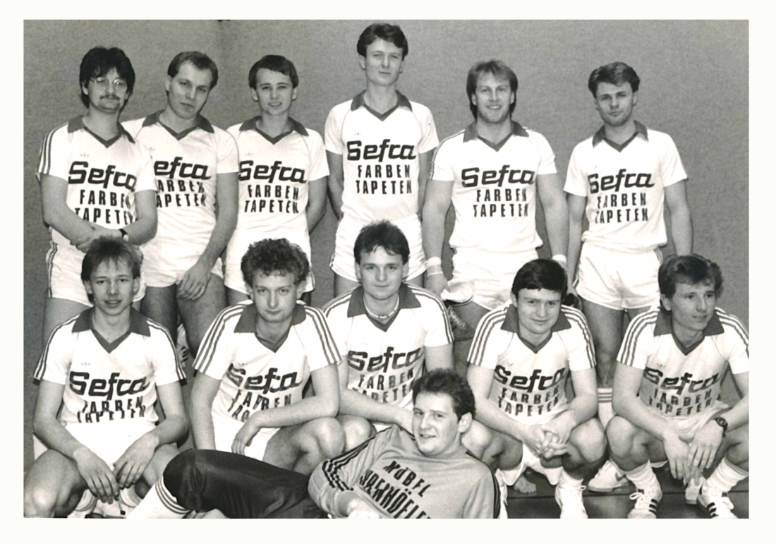 Röm. kath. Pfarre: Mannschaft der kath. Jugend beim Diözesan-Fußballturnier 1988