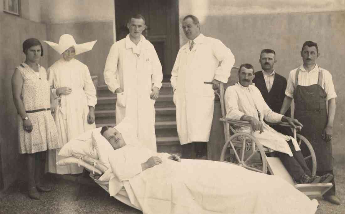 Krankenhaus (Spitalgasse): Patienten, Schwestern, Ärzte, andere Mitarbeiter und Personen - Smital/Tölly