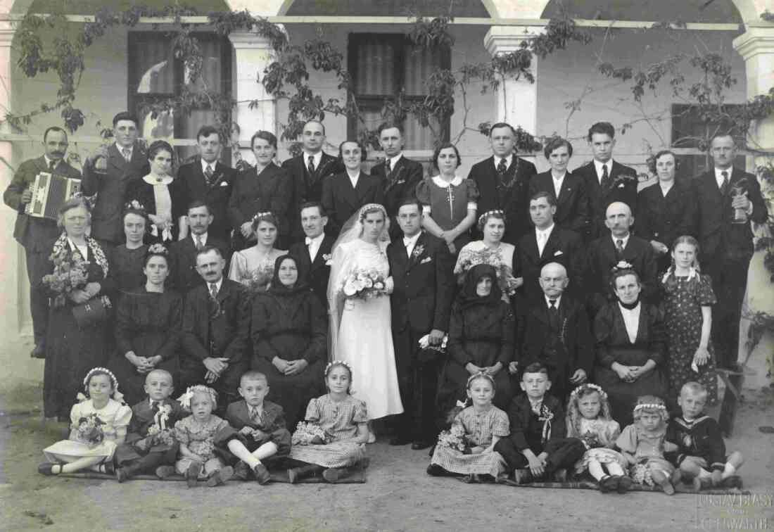 Die Hochzeitsgesellschaft der Hochzeit von Julianna Szabo (*1914/+1994) und Alexander Fülöp (*1911/+1969)