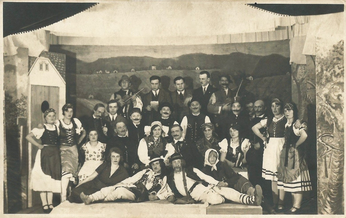 Aufführung einer kath. Theatergruppe: "A Totleany"
