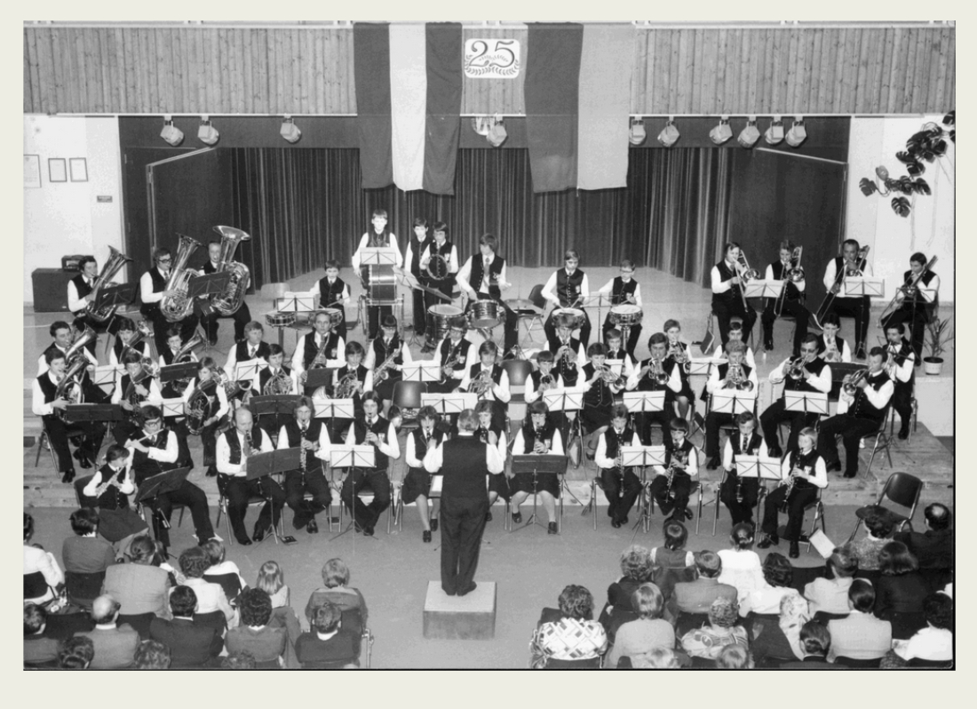 Stadtkapelle: Festkonzert 25 Jahre MVO - am Dirigentenpult Prof. Karl Messner