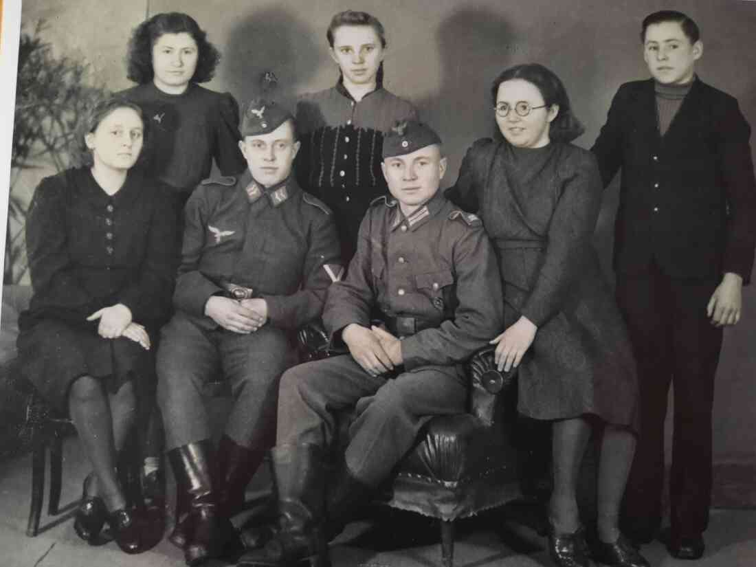 Fam. Gyaki: Cousin/en Treffen - Erinnerung 1943