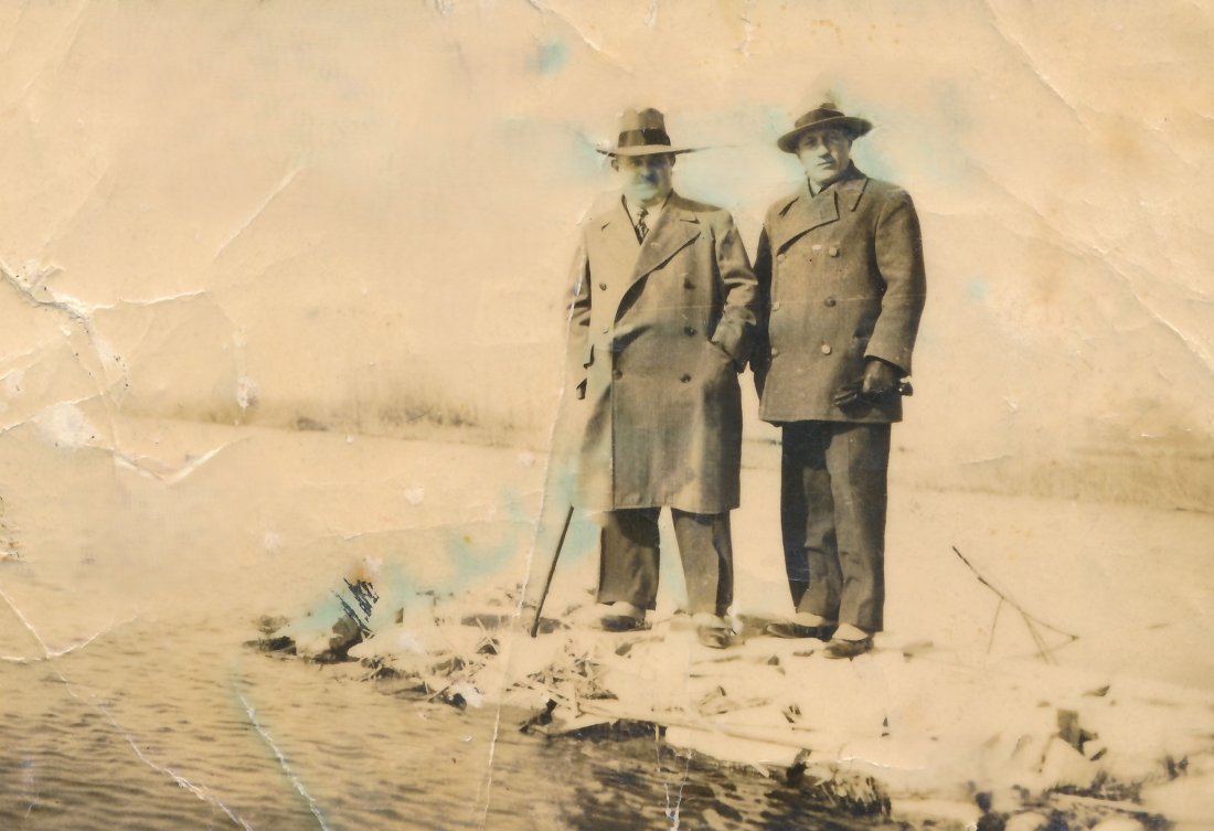 Johann Winkler (Gastwirt) und Gustav Steurer (Baumeister) an der Pinka