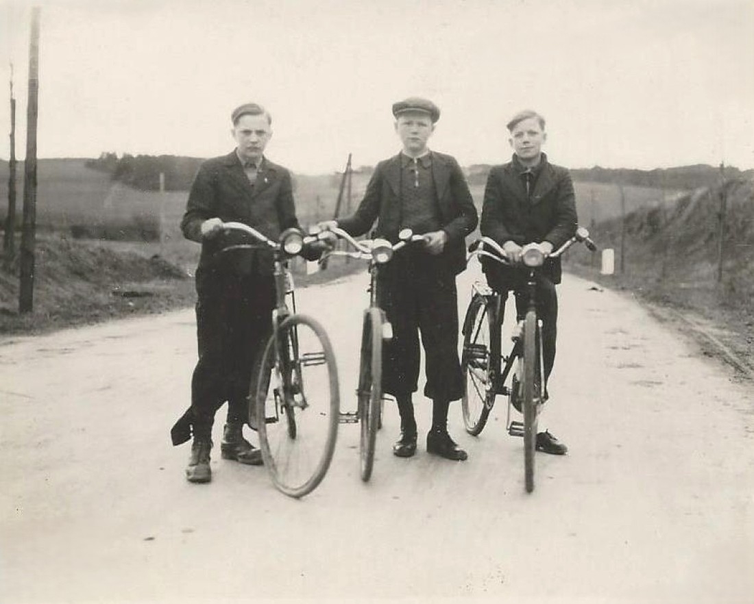 Franz Ringbauer, Alexander Zambo und Michael Pongracz mit ihren Fahrrädern
