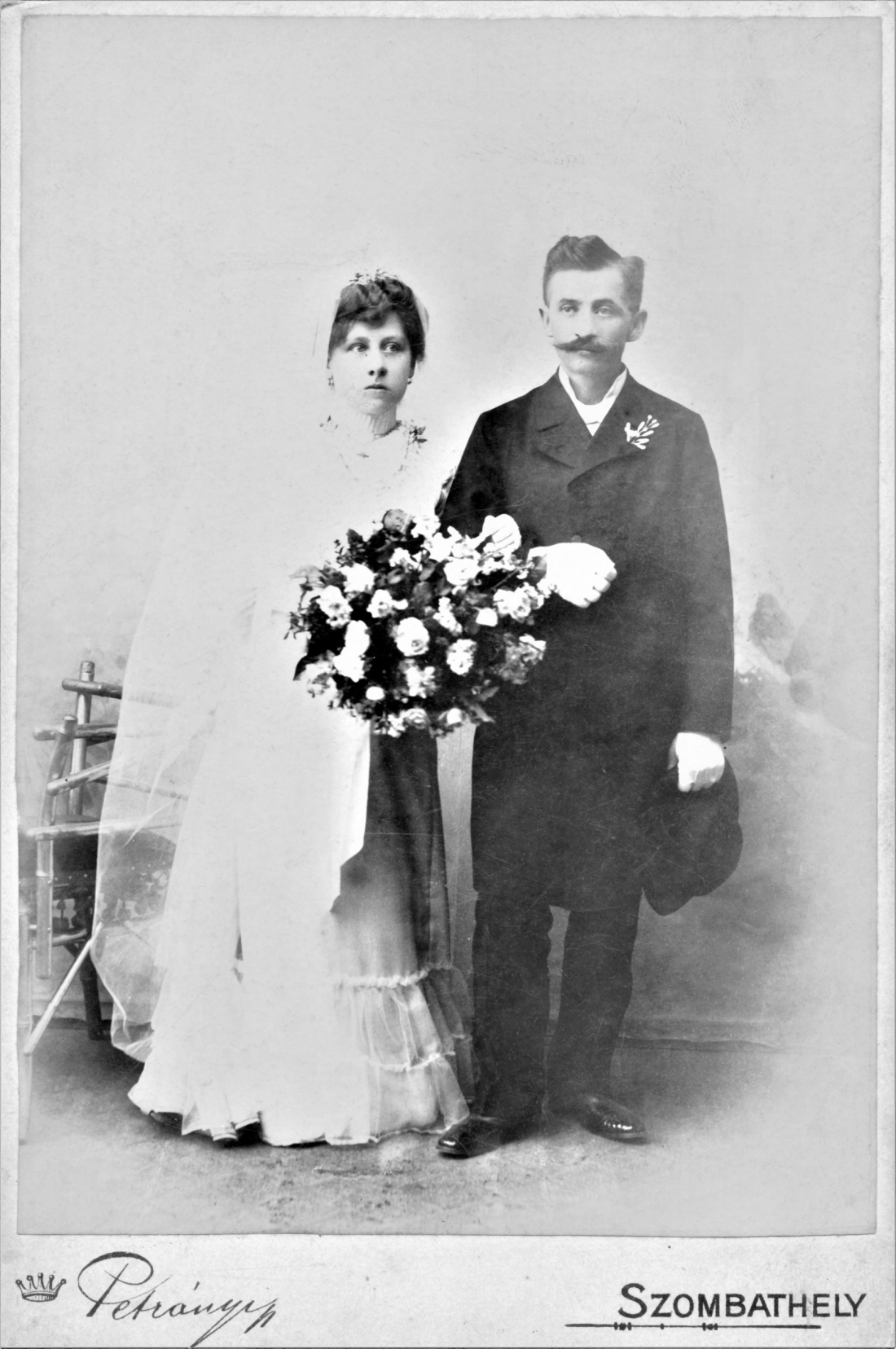 Das Hochzeitspaar Michael Fülöp (*1836 / +1902; Erbauer des Hauses OW 671 / Wienerstraße 51 heute "Tamdhu" bzw. "Fiftyone The Irish Pub") und Julianna Toth (*1842/+ ??) - Portrait
