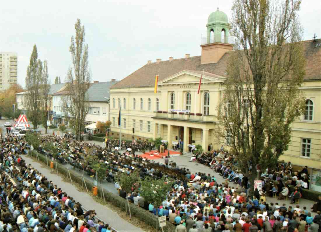 50 Jahre Stadt Oberwart: Festakt vor dem Rathaus