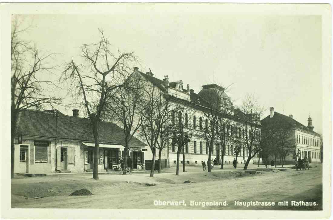Ansichtskarte: Hauptplatz (früher Hauptstraße) mit Rathaus
