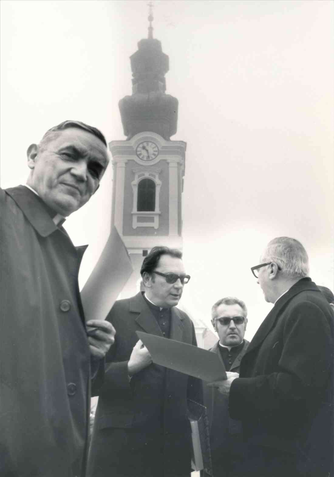 Der apostolische Nuntius Exzellenz Mario Cagna besucht die röm. kath. Pfarrgemeinde