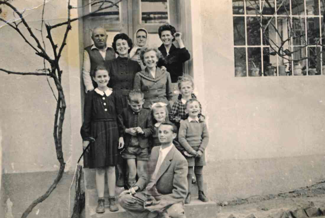 Die Großfamilie Stefan und Rosalia Oswald - Am Telek 59