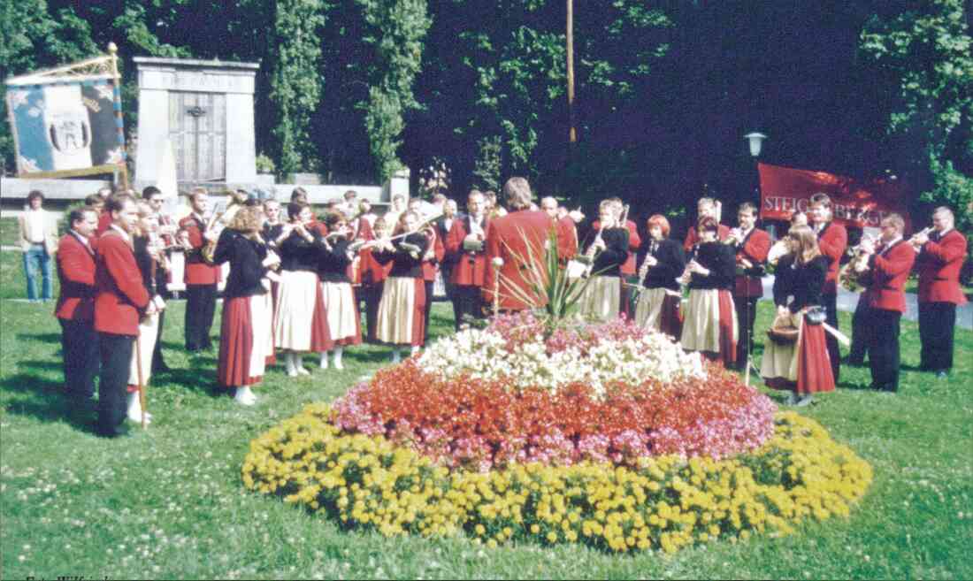 Gautschfeier: Platzkonzert der Stadtkapelle unter Kplm. Josef Baumgaartner