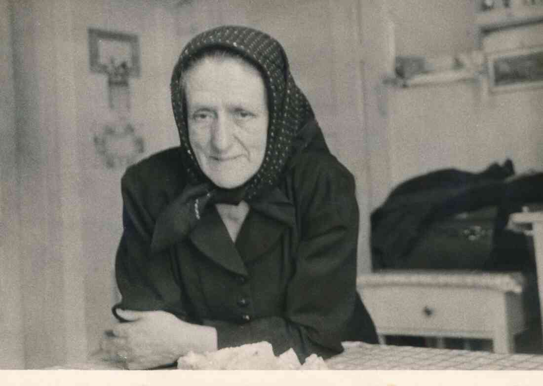 Rosalia Oswald (geb. Seper, *1901/+1979) - Am Telek 59 (Portrait)