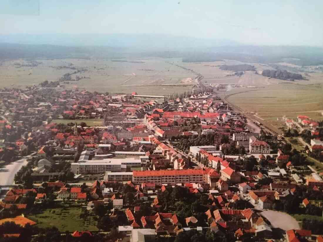 Flugaufnahme - Blick gegen NW