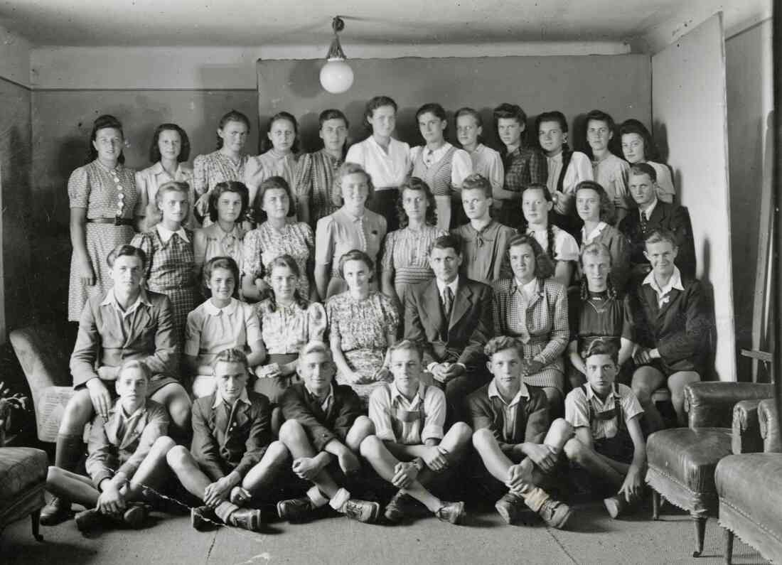 SchülerInnen und LehrerInnen der oberwarter Wirtschaftsschule
