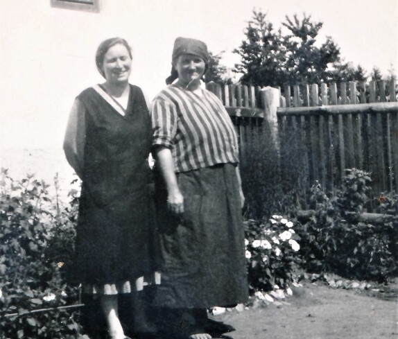 Maria Rauscher (geb. Seper)  und Franziska Hupfer (geb. Jelentsits)
