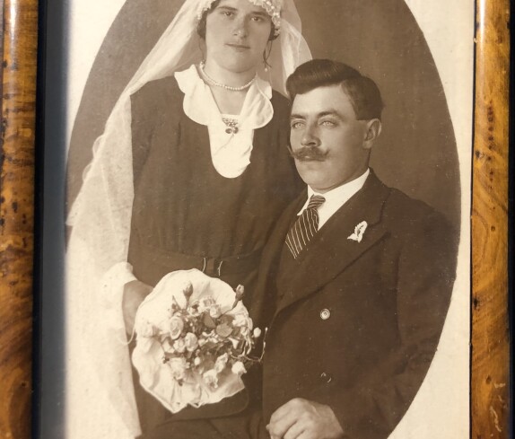 Das Hochzeitspaar Gisela (geb. in Barabaszeg , *1909/+1974) and Michael Adorjan (*1903 /+1975) Wedding Picture - Hochzeitsfoto / Portrait