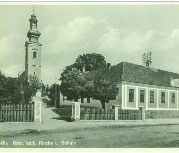 Ansichtskarte: Röm. kath. Kirche und Schule