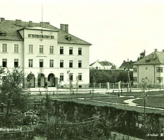 Kaserne mit Mannschafts- und Verwaltungsgebäude (Prinz Eugenstraße 6 und 4)