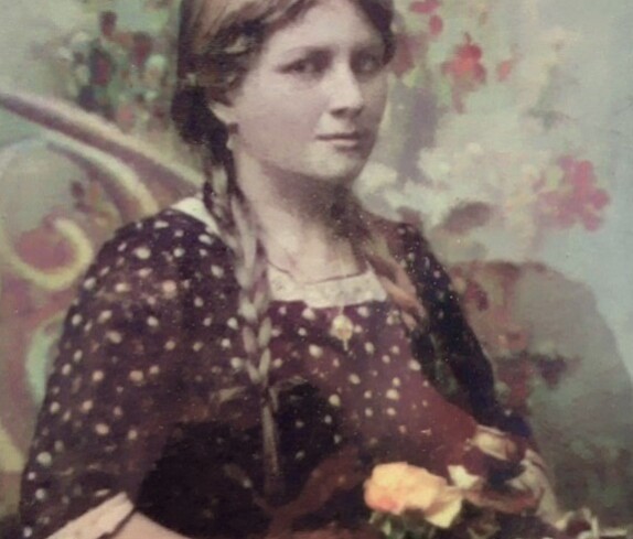 Anna Ifkovits (*1894/+1989) - Portrait