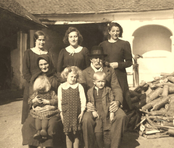 Familie Agnes und Josef Körper - St. Martin 36 / Oberwarterstraße 47
