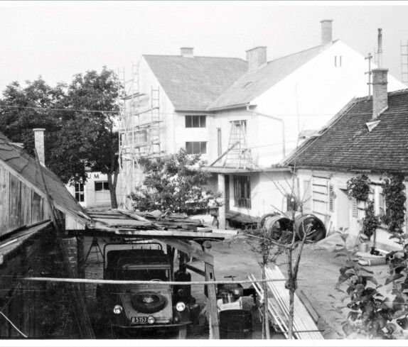 Innenhof des Installations- und Spenglerbetriebs Ludwig Schober (Steinamangererstraße 1)