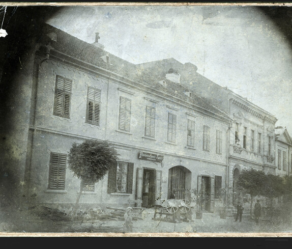 Stockhohes Gebäude der Fa. Fliegenschnee (OW 574/Wienerstraße14)