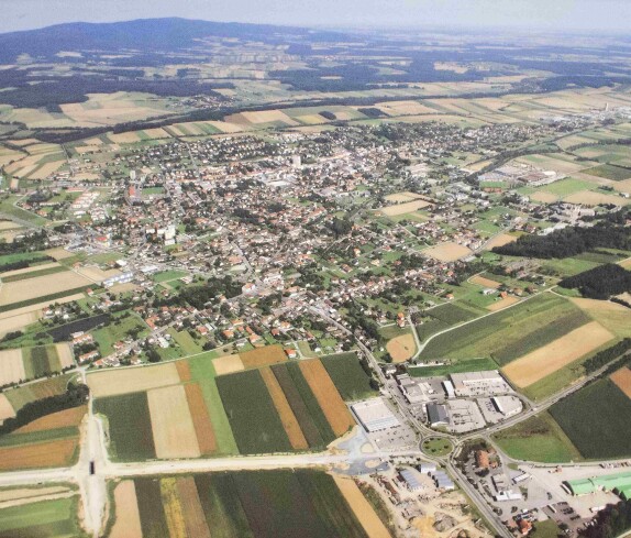 Flugbild/Luftaufnahme: Blick gegen Osten