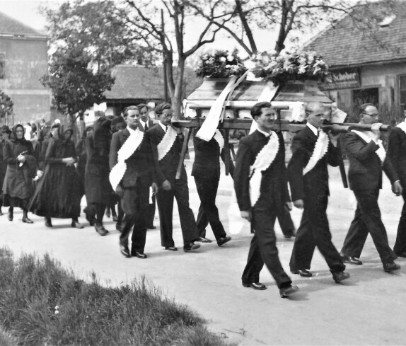 Begräbnis von Nikolaus Halvax (*1923 / +1948) / Clubkamerad des "CDA" - (röm. kath.) - Farsky/Blach/Frank/Grabner/Varga/Simon