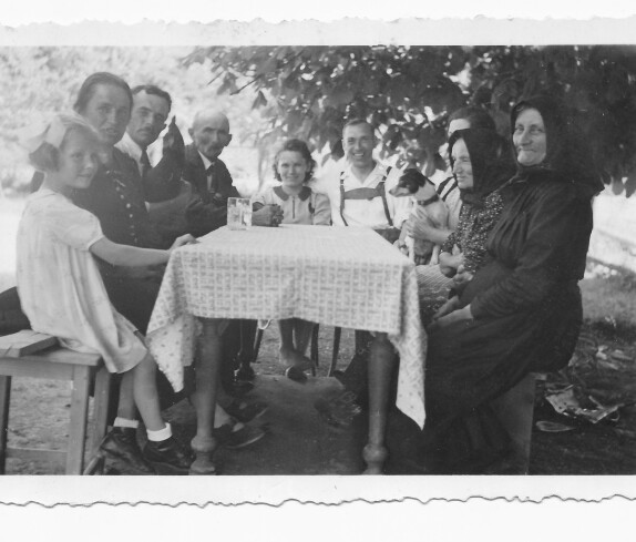 Gesellige Runde am Tisch - Graf/Hanusch/Heid/Hicke