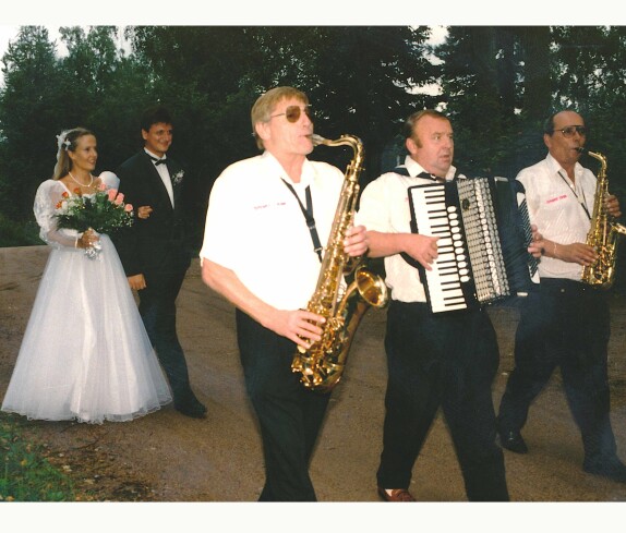 Hochzeit von Katri und Peter Frühmann mit den Sonny Boys in Finnland: bgld. Hochzeitsmusik im Hohen Norden - Benedek/Wertner/Frebel