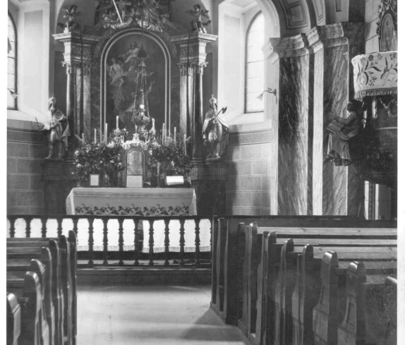 Alte röm. kath. Pfarrkirche "Maria Himmelfahrt" - Innenraum