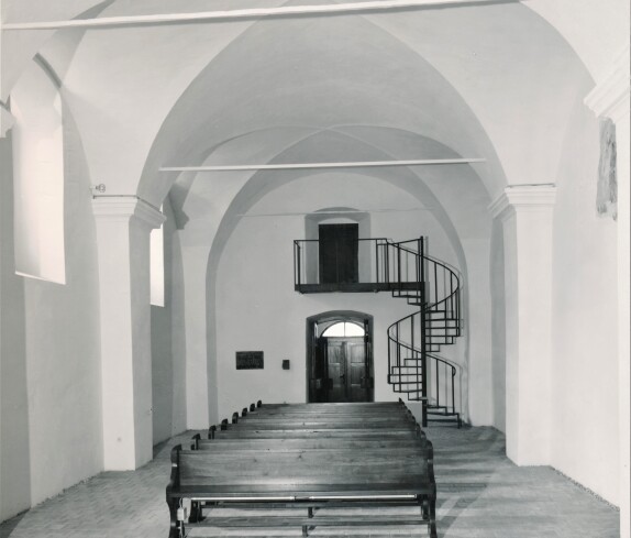Innenraum der röm. kath. Aufbahrungskirche Maria Himmelfahrt