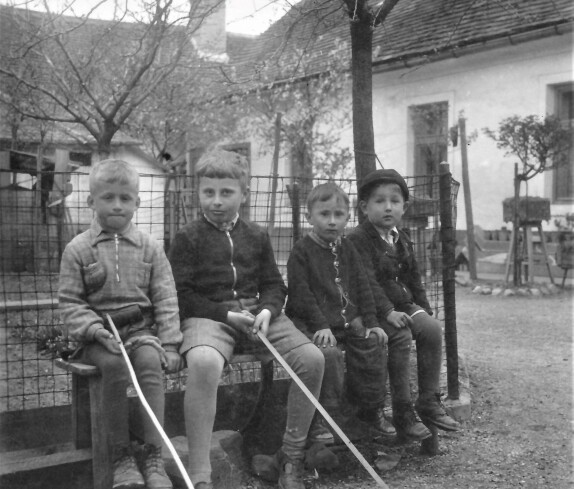 Bubenrunde - Kindheit in Oberwart: 4 Freunde in der Reichlgasse (Milkovits/Schermann/Benkö/Hanslits)