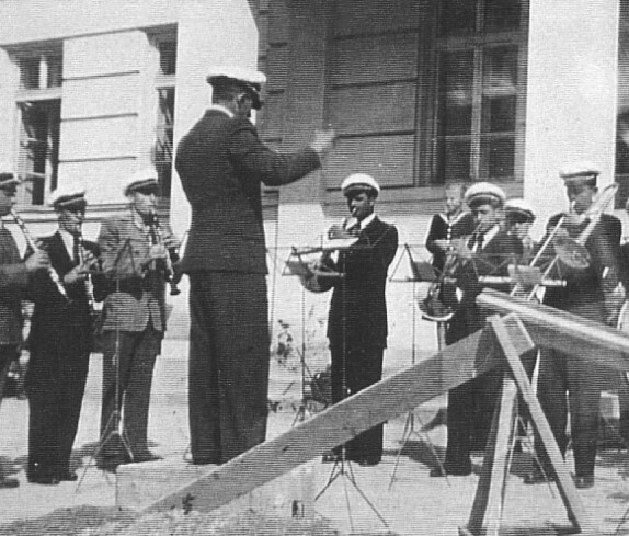Stadtkapelle Oberwart: 1. Platzkonzert - vor dem Rathaus (1954 oder kurz davor)