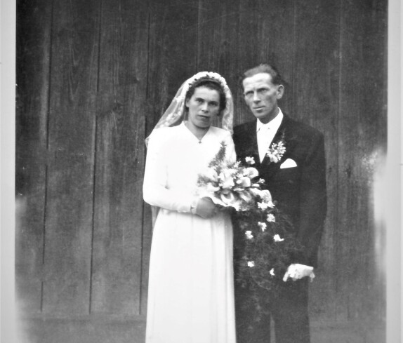 Hochzeit Emmerich Benkö (*1921 / +1992) Landwirt und Amtsdiener der Stgm. OW und Hilda Baliko (*1927 / +2006) - Hausname "Rosner" (Graf Erdödystraße 75)