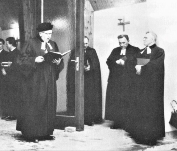 Evang. Pfarrgemeinde AB: Weihe der Aufbahrungshalle am Friedhof (Frebel/Levonyak/Dörnhöfer/Gyenge/Schneider/Böhm)