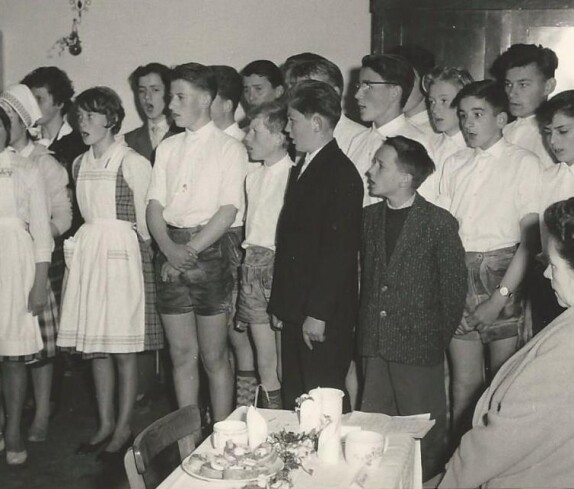Alexander Fülöp bei einer Schulveranstaltung der Hauptschule Oberwart