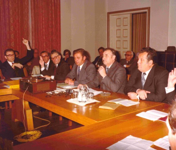 Stadtgemeinde: Bürgermeisterwahl 1977 unter Vorsitz von GR Julius Kurz (Pieler/Gilschwert/Racz/Scherber/Hatvagner/Karmelio/Fülöp/Landrichter/Stieber/Granich/Schmaldienst;)