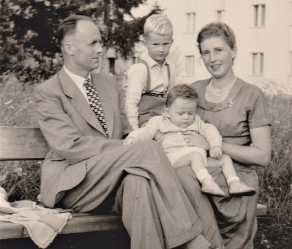 Fam. HR DR. Erwin Brand ( *1914 / +2011) Vorstand des Finanzamtes
