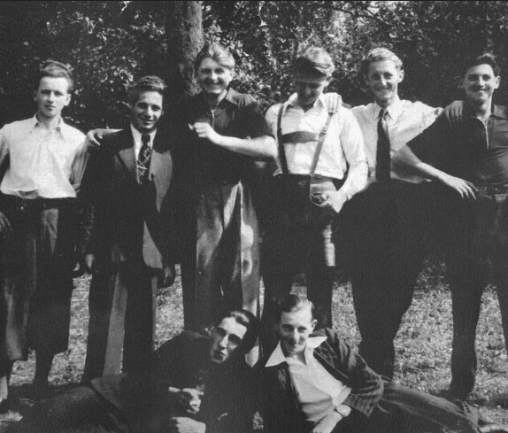 St. Martin: fröhliche Gruppe junger Männer - Mirtl/Polster/Guger/Halper