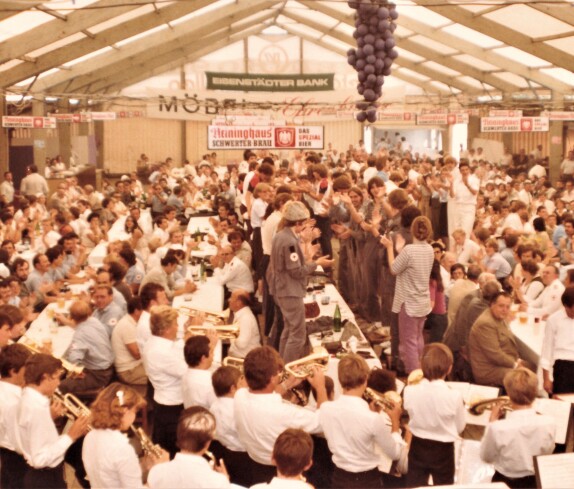 Rotes Kreuz: 1. Int. Erste Hilfe Wettkampf in Oberwart / 14. - 16. August 1981 - Festzelt