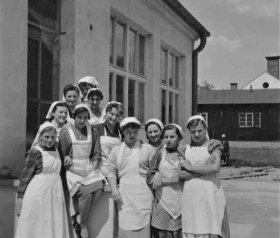 Kochgruppe der Haushaltungsschule (später Zweig der HBLA)
