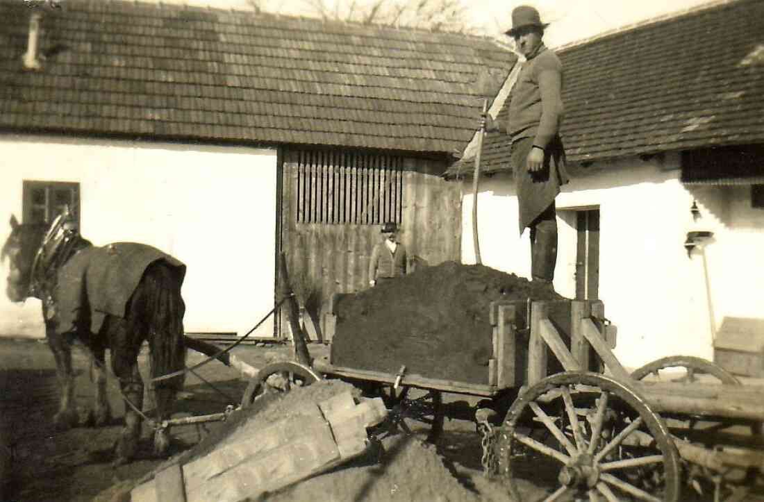 Ludwig Zarka liefert Sand für den Bau des Hauses Lindengasse 5 (früher OW 47)
