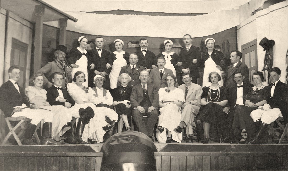 Aufführung der Theatergruppe des Reformierten Lesevereins im Genossenschaftssaal - Halvachs/Raboczky/Bendekovits/Miklos/Faith