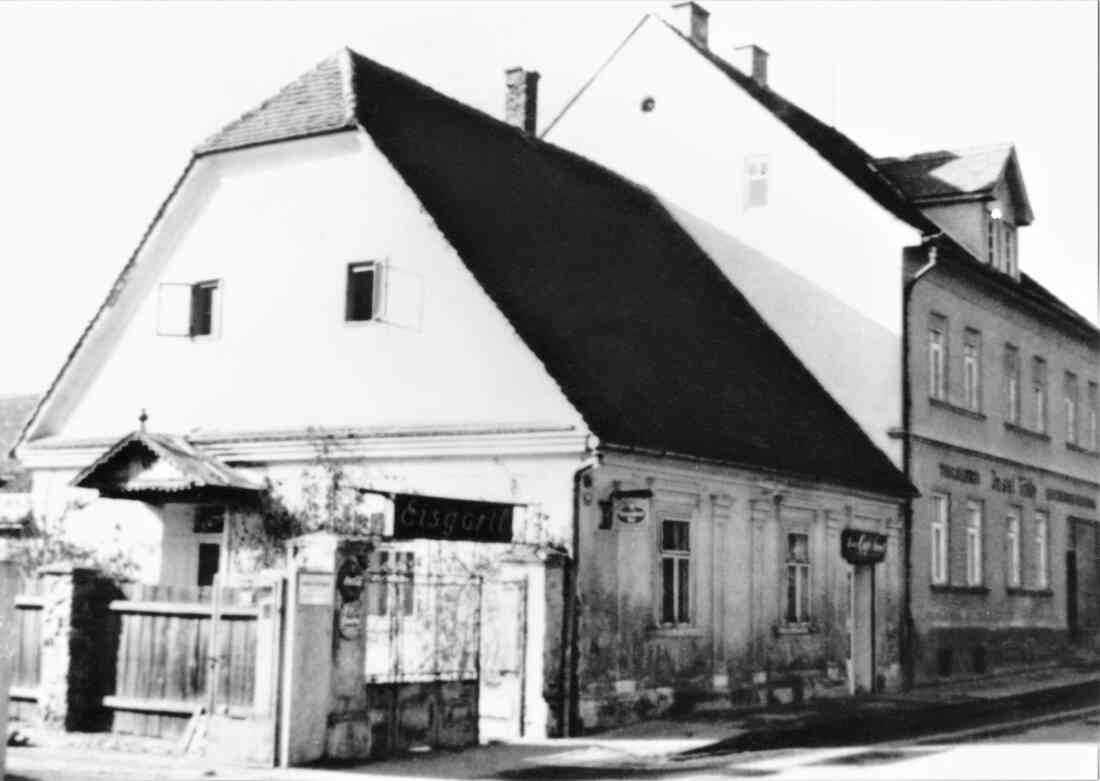 Cafe Eugen Strauß - Nachfolger Helmut Rummel (Steinamangererstraße 14) mit dem "Eisgartl" - bekannt sind auch die Schreibweisen Strauss und Strauhs