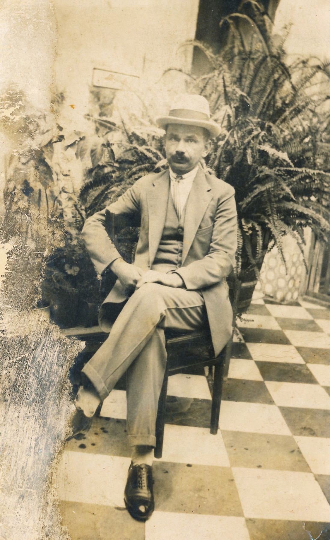 Portrait: Sandor / Alexander Tölly (*1892/+1944) in Uruguay