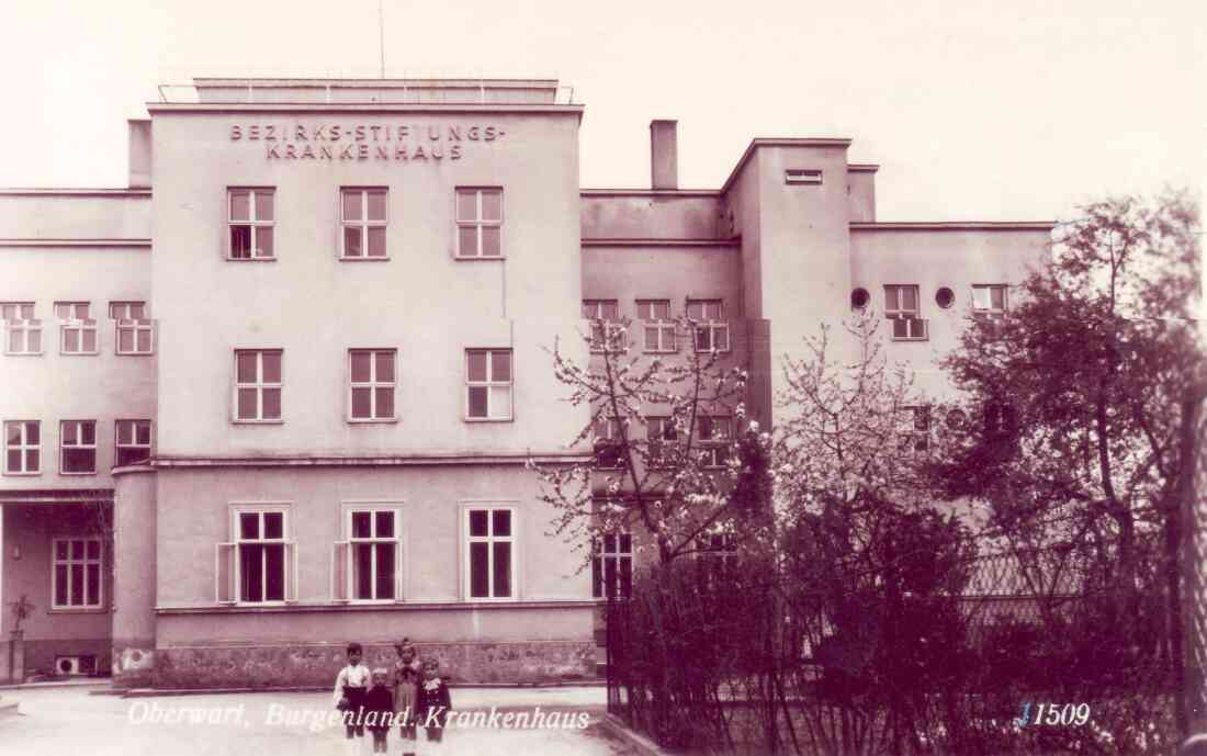 Krankenhaus (Spitalgasse / heute Dr.-Emmerich-Gyenge-Platz): NO-Ansicht