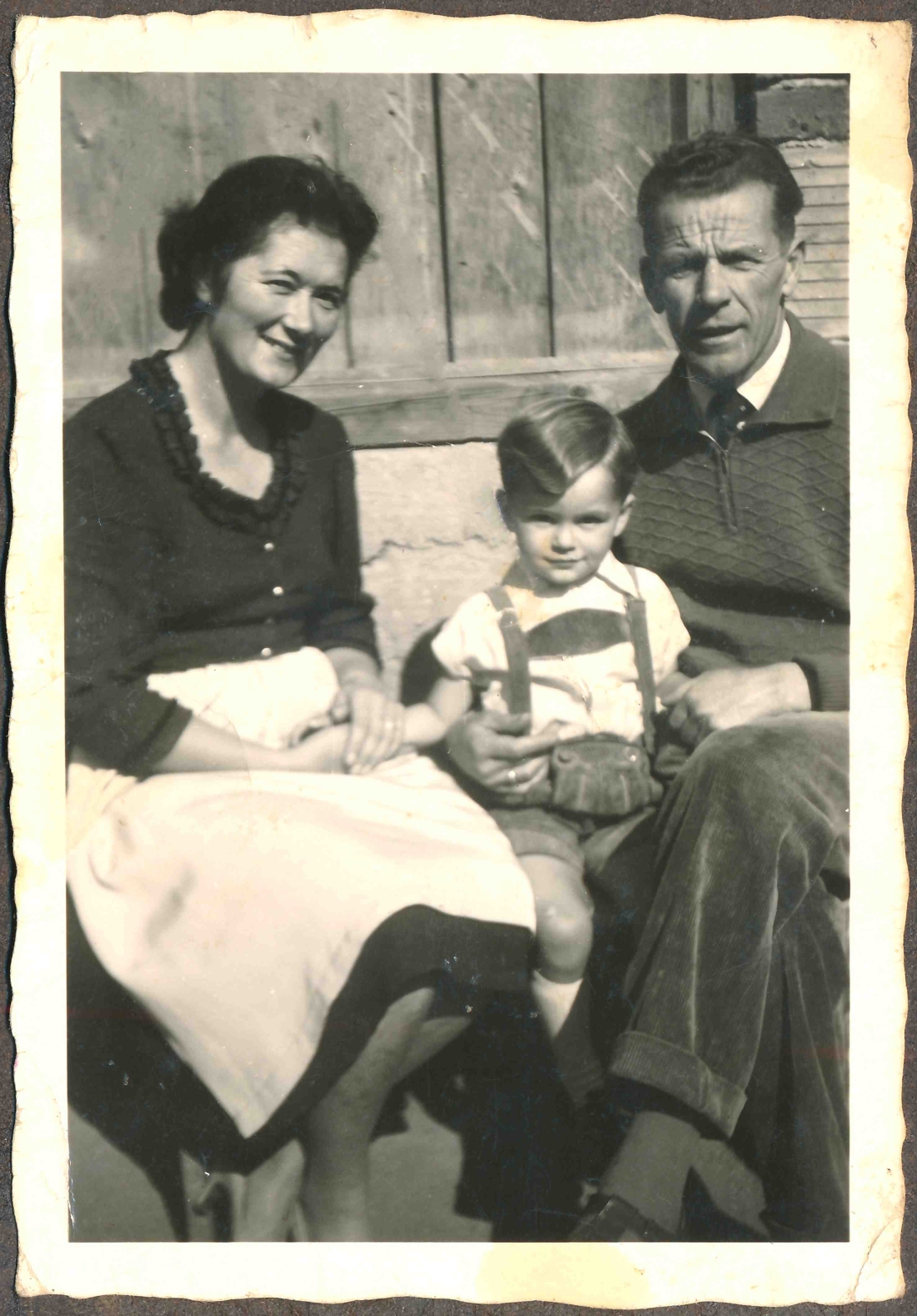 Das Ehepaar Johann und Elsa Böcskör mit Sohn Peter - Grazerstraße 31