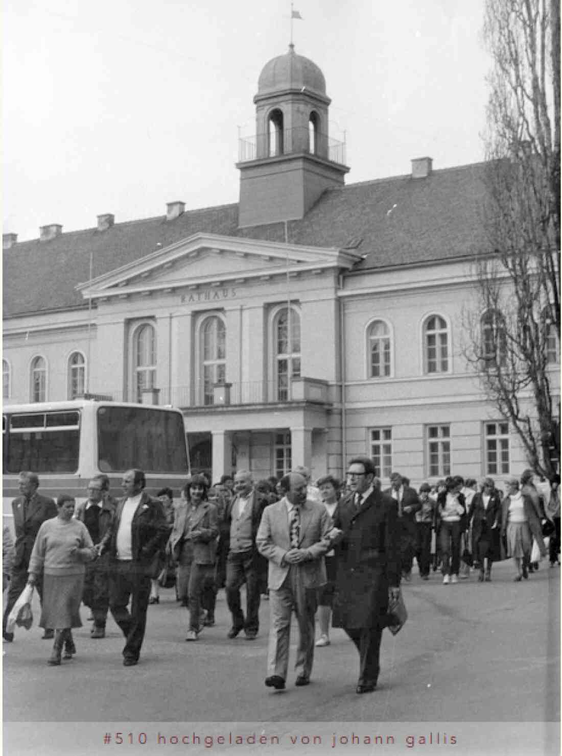 Hauptplatz mit Rathaus